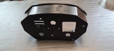 Preview: CNC Schutzcase für das 765 RS Dashboard, gefräst, schwarz eloxiert